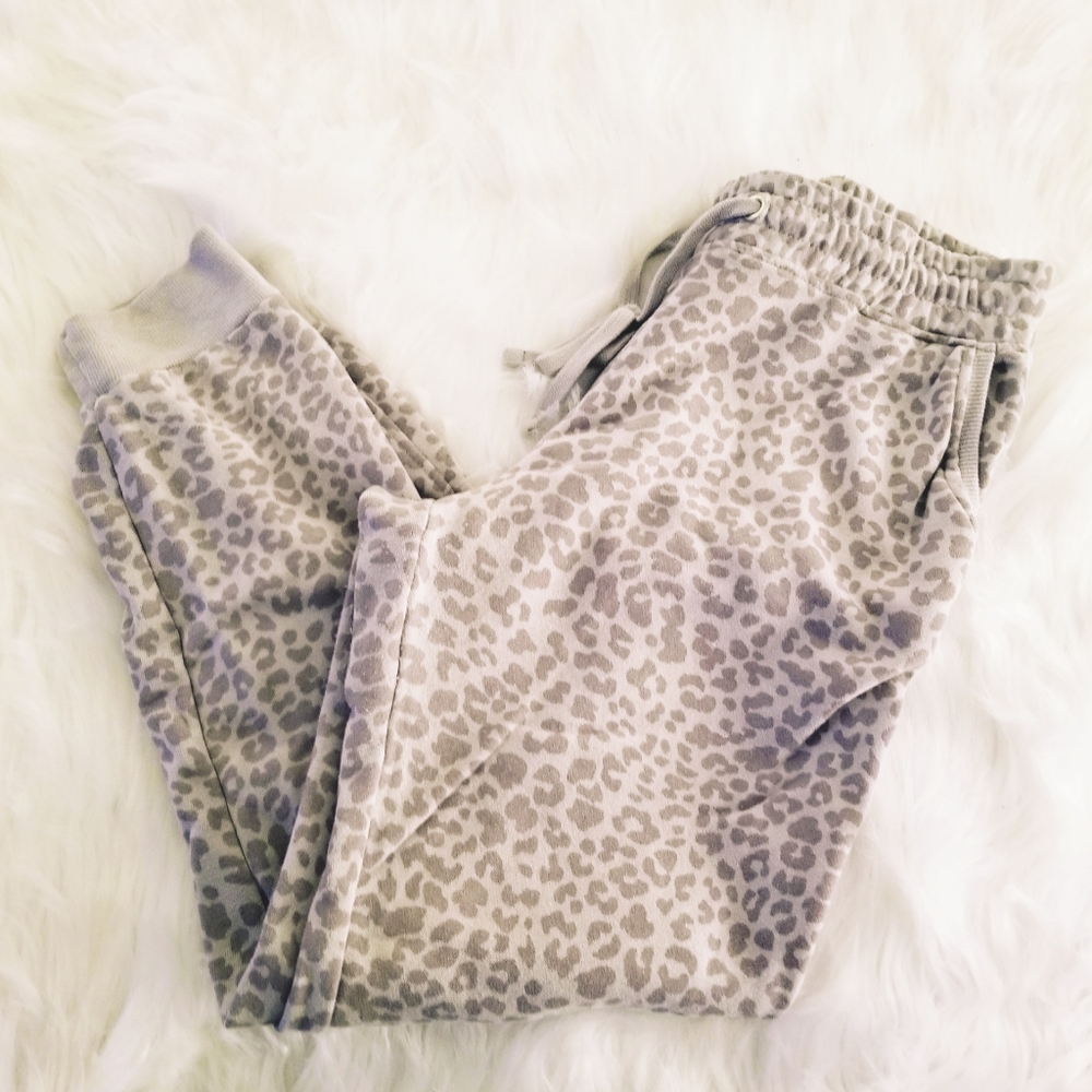Leopard joggers
